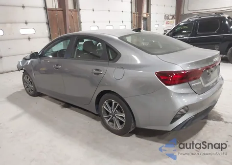 2023 Kia Forte Lxs z USA, uszkodzony, nr VIN 3KPF24AD6PE641619